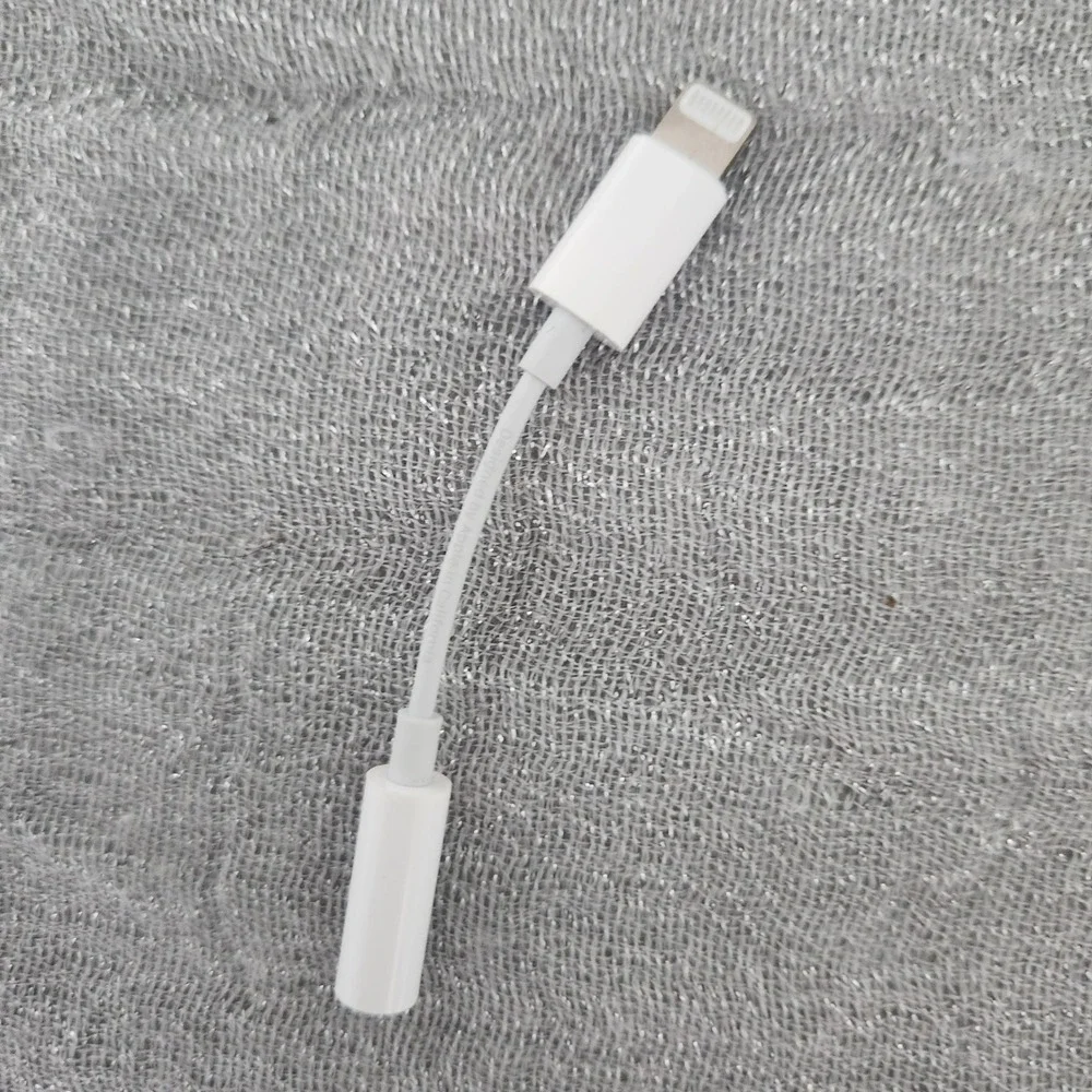 Apple Lightning to 3.5mm Headphone Jack Adapter White Dongle A1749 iPhone iPad